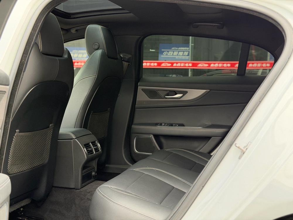 Jaguar XEL 2020 2.0T 200PS R-DYNAMIC S Advance Sport – фото 18