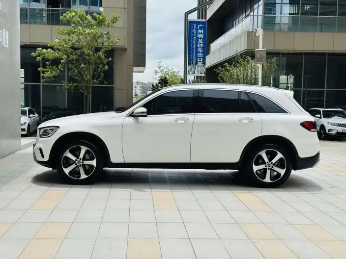 Mercedes-Benz GLC 2022 Model Facelift GLC 260 L 4MATIC Dynamic Model – фото 4