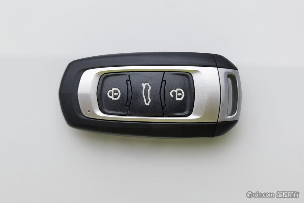 Geely Emgrand Модель 2018 года 1.5L Manual Up Connected Edition – фото 6