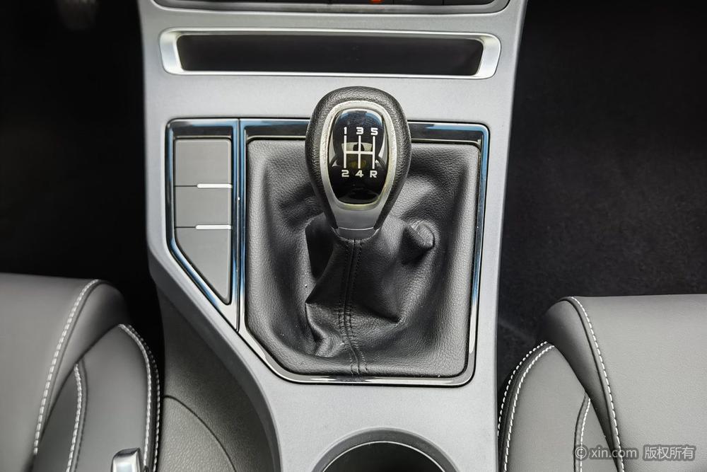 Geely Emgrand Модель 2018 года 1.5L Manual Up Connected Edition – фото 14