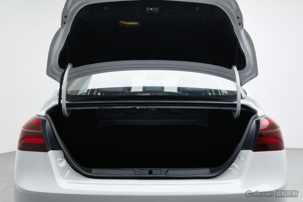 Geely Emgrand Модель 2018 года 1.5L Manual Up Connected Edition – фото 22