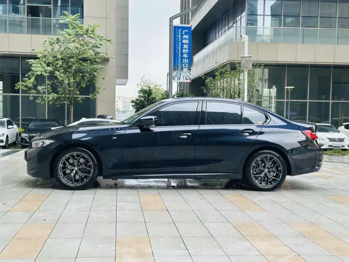 BMW 3 Series 2025 Model 330i M Sports Night Set – фото 4