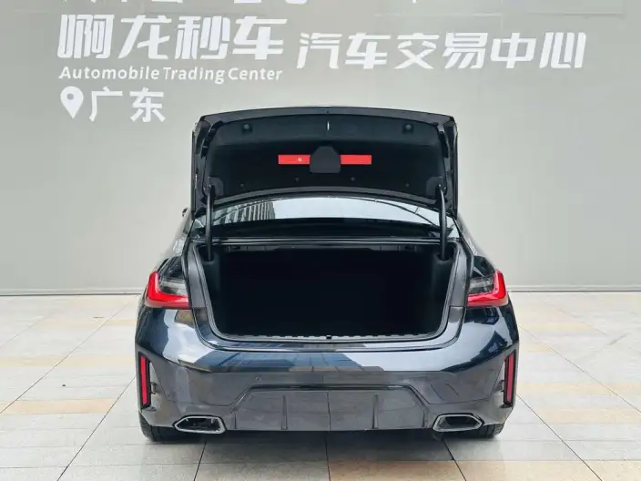 BMW 3 Series 2025 Model 330i M Sports Night Set – фото 7