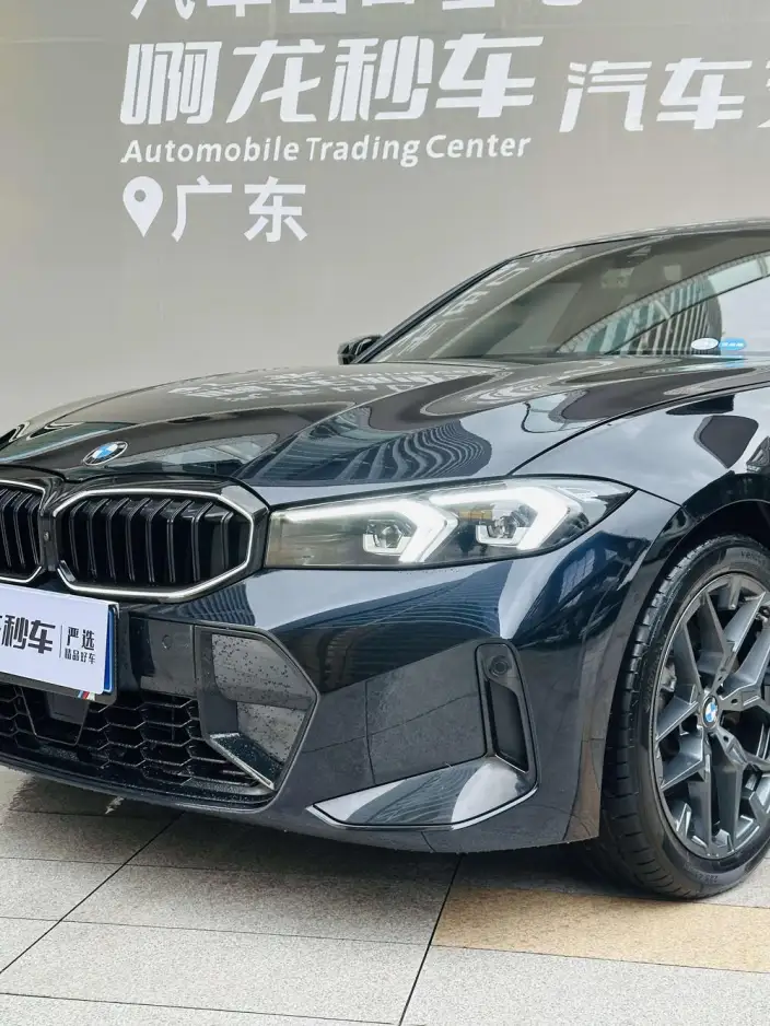 BMW 3 Series 2025 Model 330i M Sports Night Set – фото 10
