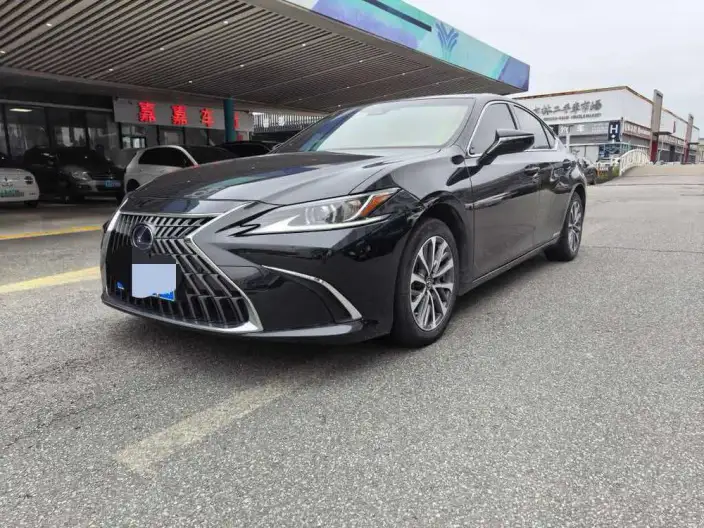 Lexus ES 2022 Model 300h Superior Edition