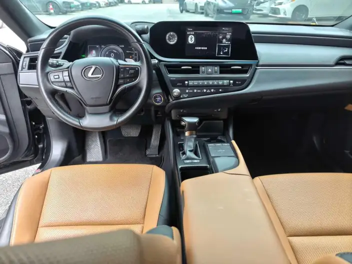 Lexus ES 2022 Model 300h Superior Edition – фото 5