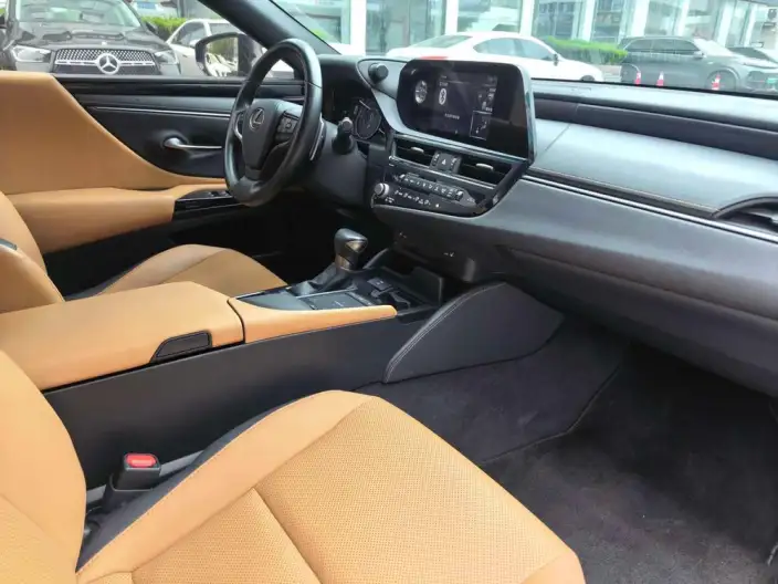 Lexus ES 2022 Model 300h Superior Edition – фото 6
