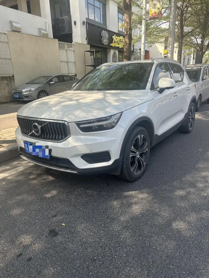 Volvo XC40 2022 Model T4 4WD Smart Range Deluxe Edition