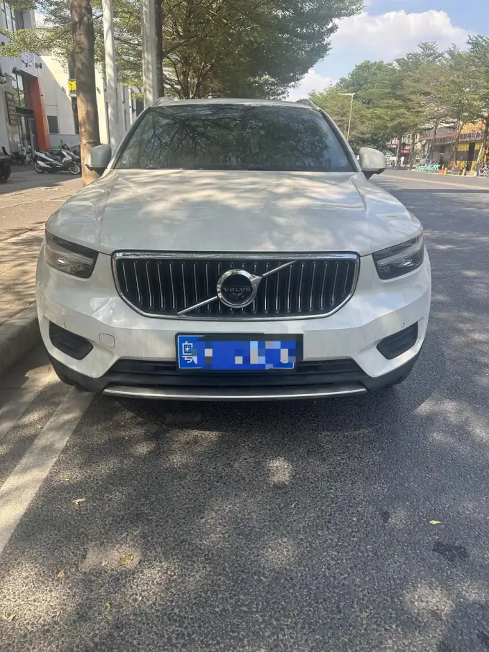 Volvo XC40 2022 Model T4 4WD Smart Range Deluxe Edition