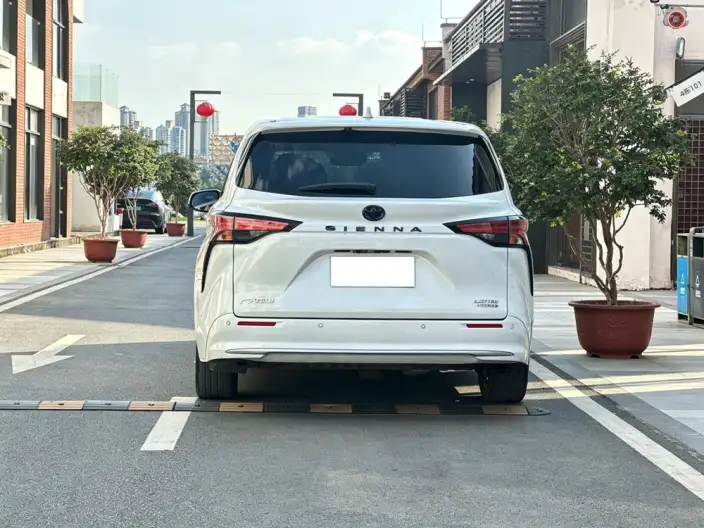 Toyota Sienna 2023 Model Hybrid 2.5L Premium Edition – фото 6