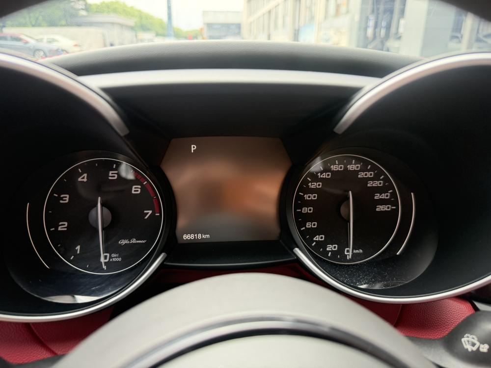 Alfa Romeo Giulia Модель 2020 года 2.0T 280HP Deluxe Edition – фото 9