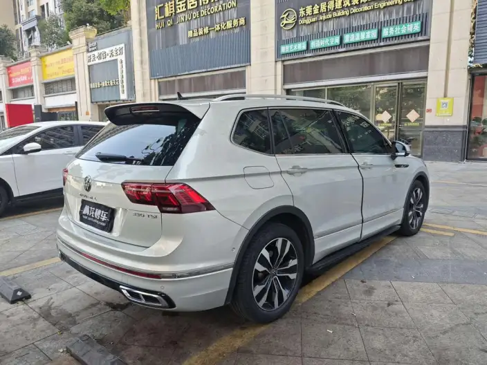 Volkswagen Tiguan L 2022 Model 330TSI Automatic 2WD R-Line Ultimate Edition – фото 6