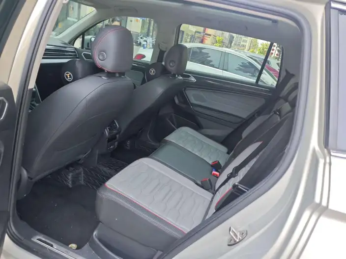 Volkswagen Tiguan L 2022 Model 330TSI Automatic 2WD R-Line Ultimate Edition – фото 10