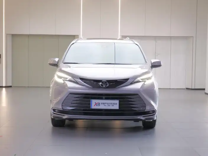 Toyota Sienna 2024 Model Hybrid 2.5L 4WD Premium Edition – фото 2
