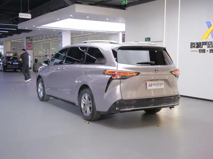 Toyota Sienna 2024 Model Hybrid 2.5L 4WD Premium Edition – фото 5