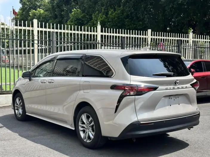 Toyota Sienna 2024 Model Hybrid 2.5L Comfort Edition – фото 4
