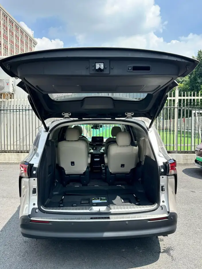 Toyota Sienna 2024 Model Hybrid 2.5L Comfort Edition – фото 8