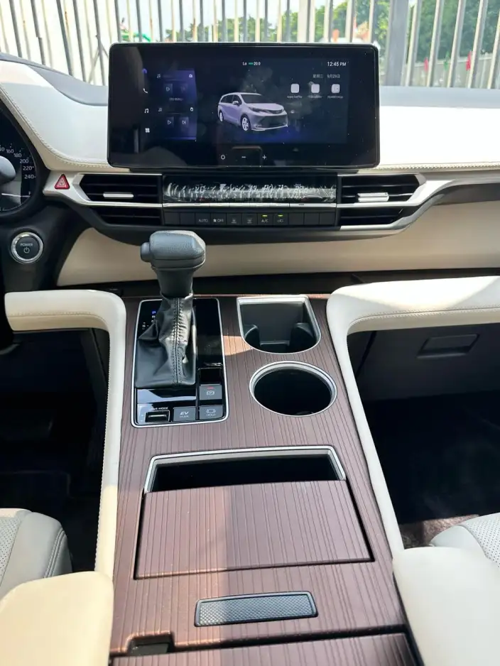Toyota Sienna 2024 Model Hybrid 2.5L Comfort Edition – фото 10