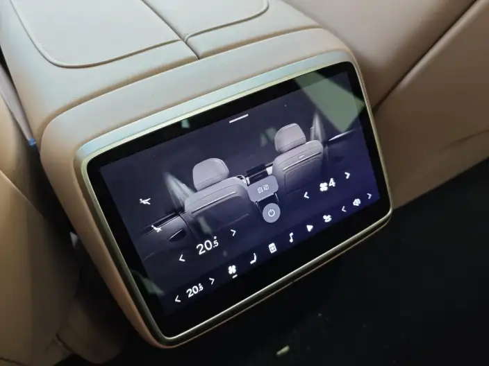 ONVO L90 2025 Model VI seat Edition Ultra – фото 7