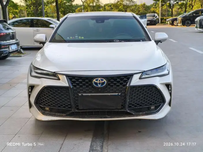 Toyota Avalon 2022 Model Hybrid 2.5L Deluxe Edition – фото 2