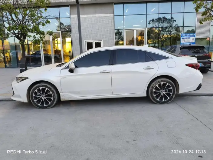Toyota Avalon 2022 Model Hybrid 2.5L Deluxe Edition – фото 3