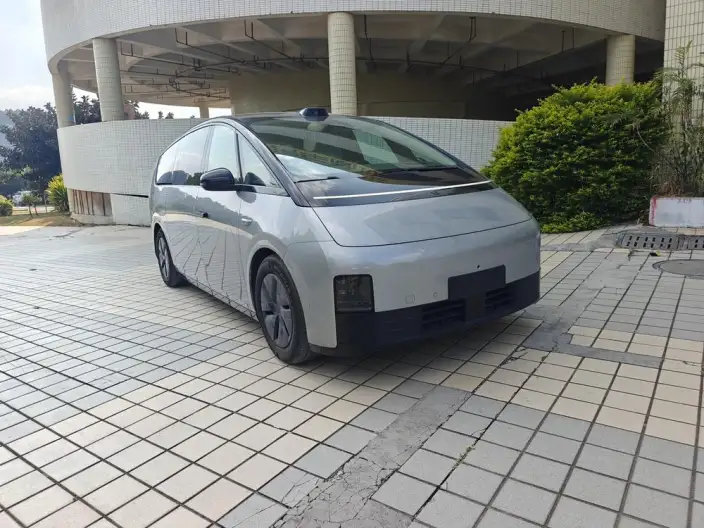 Li Auto MEGA 2024 Model Ultra Edition – фото 3