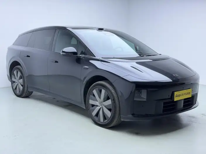 Li Auto i6 2025 Model 4WD Standard Edition – фото 3