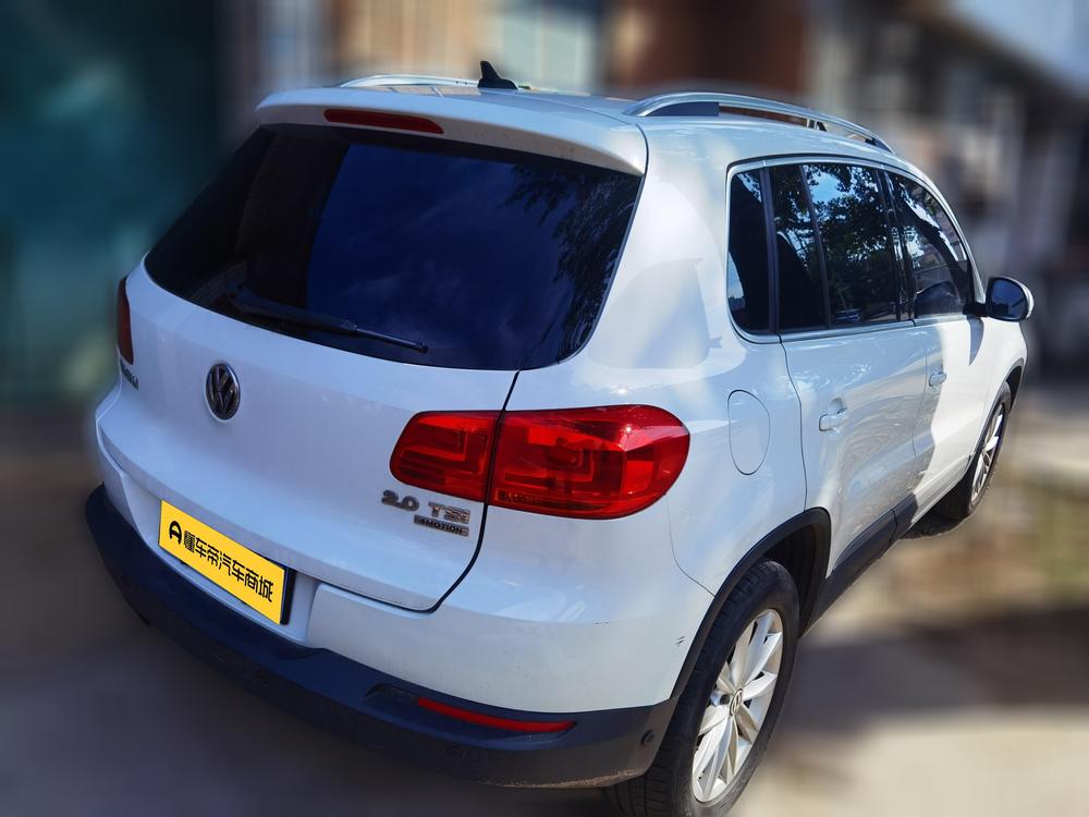 Volkswagen Tiguan 2012 2.0TSI Comfort – фото 2