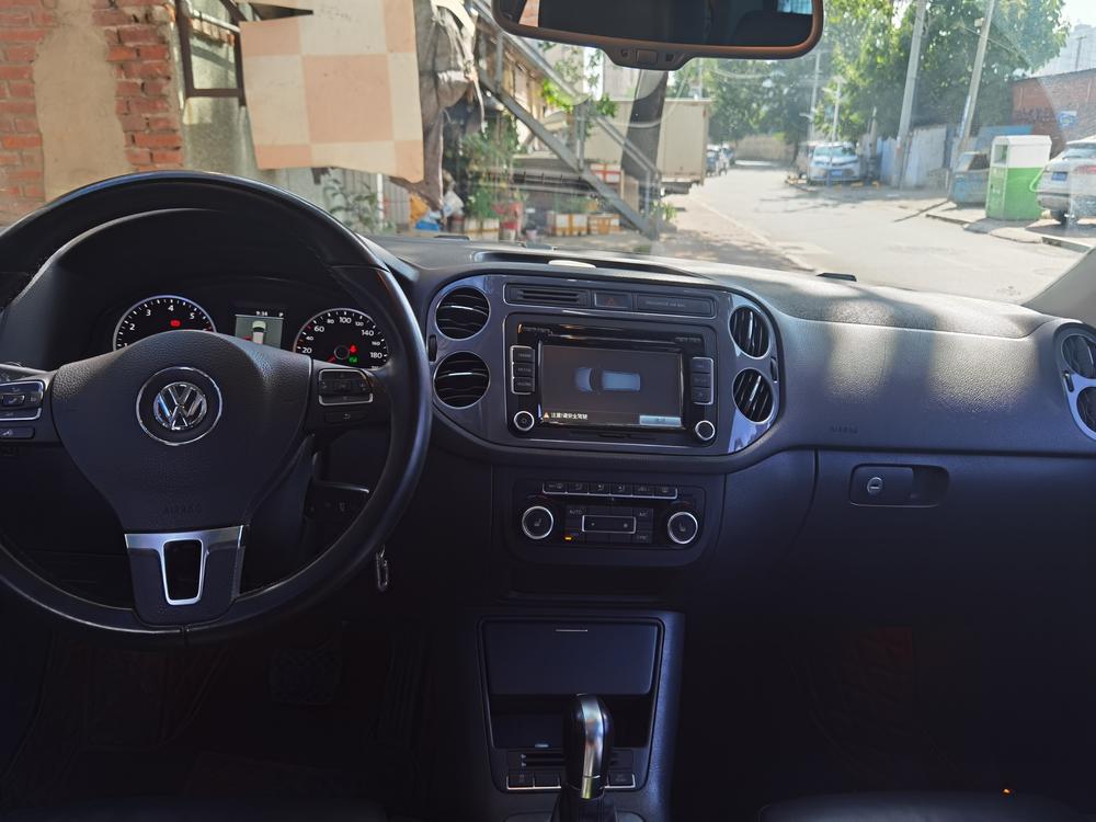 Volkswagen Tiguan 2012 2.0TSI Comfort – фото 5