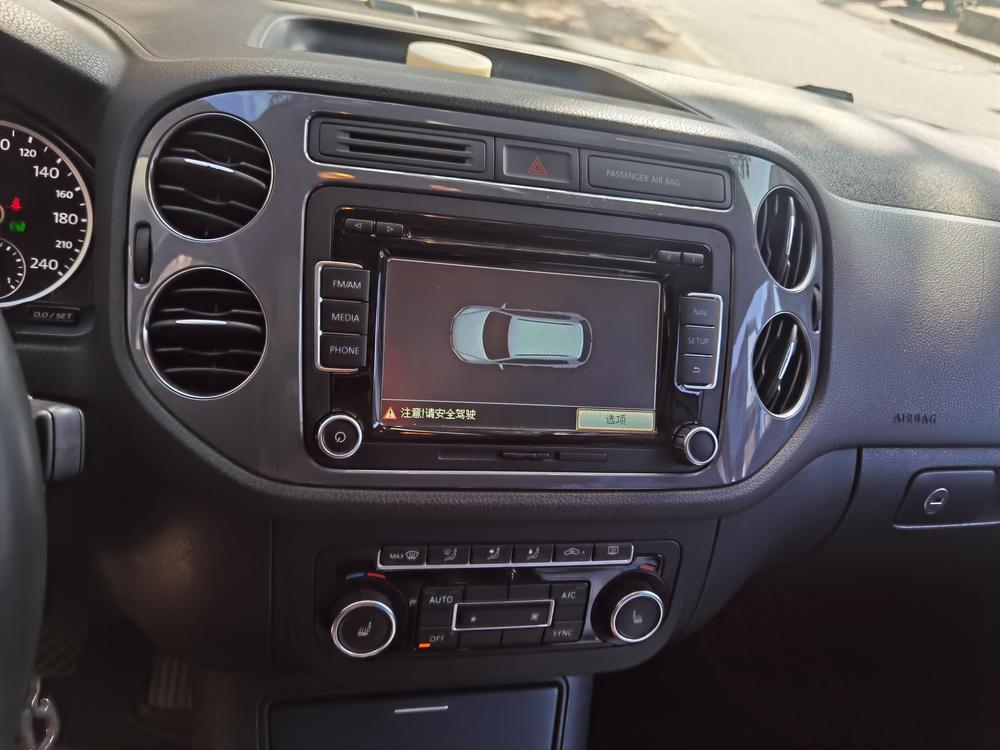Volkswagen Tiguan 2012 2.0TSI Comfort – фото 8