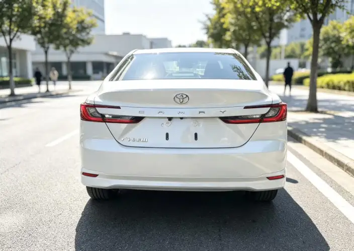 Toyota Camry 2027 Model 2.0GVP Deluxe Edition – фото 3