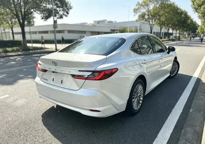 Toyota Camry 2027 Model 2.0GVP Deluxe Edition – фото 4