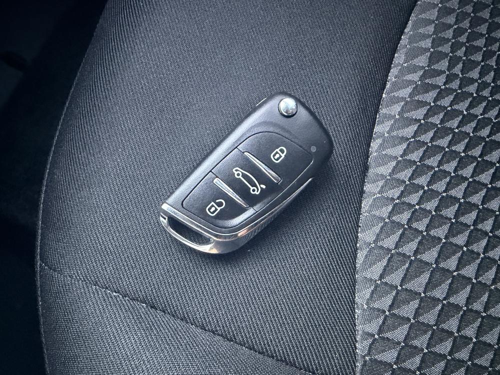 PEUGEOT 301 2016 модификация 1.6L автоматическое Comfort Edition – фото 11