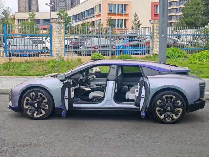 HiPhi Z 2023 Model 4 seat Edition – фото 10
