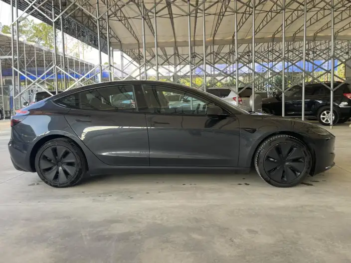 Model 3 2025 Model Facelift Rear-wheel drive version – фото 7