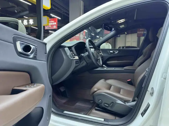 Volvo XC60 2024 Model B5 4WD Smart Range Deluxe Edition – фото 10