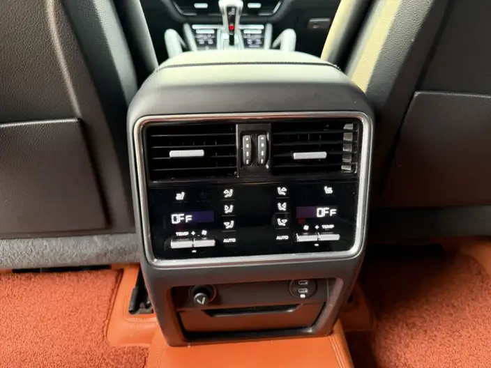 Cayenne E-Hybrid 2021 Model Cayenne E-Hybrid 2.0T – фото 7