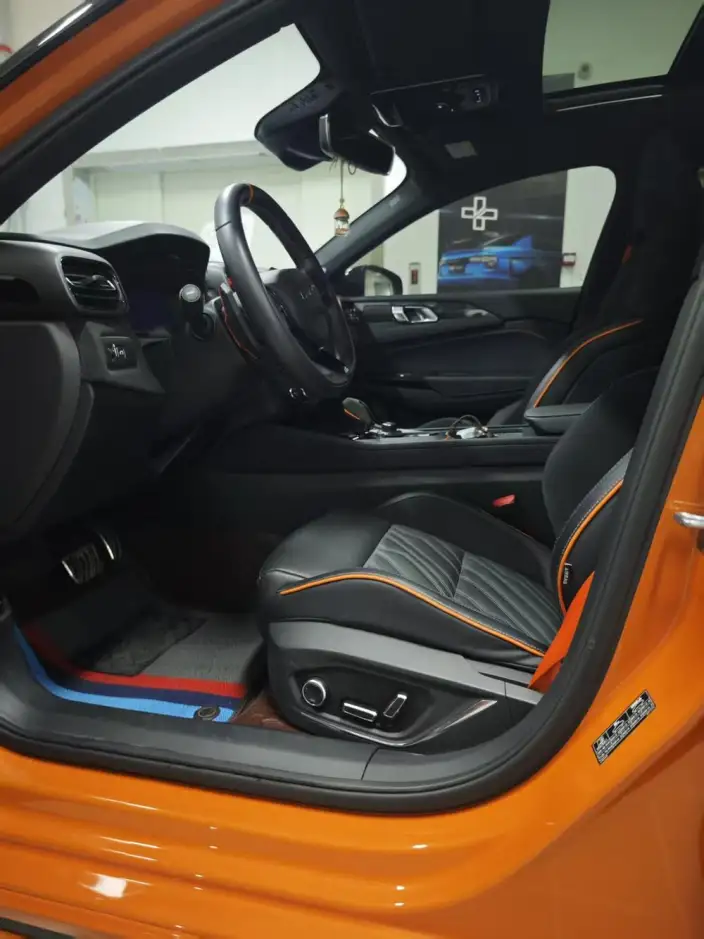Lynk & Co 02 Hatchback 2021 Model 2.0TD Hatchback Halo – фото 8