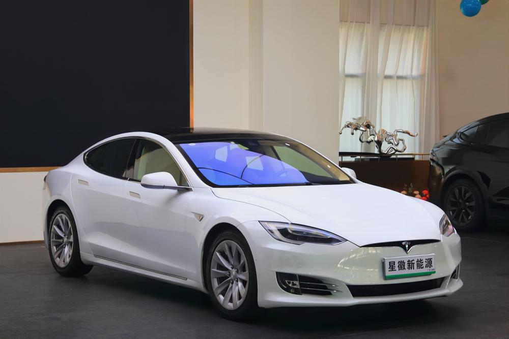 Model S 2016 модификация 90D – фото 3
