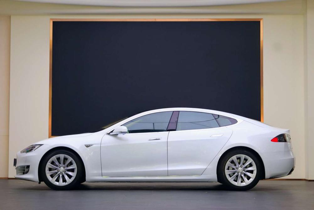 Model S 2016 модификация 90D – фото 4
