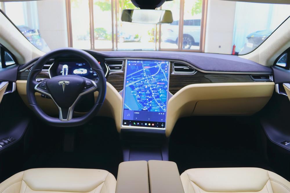 Model S 2016 модификация 90D – фото 16