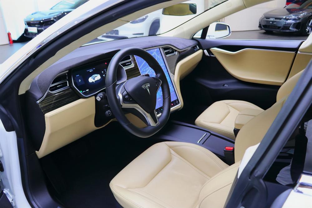Model S 2016 модификация 90D – фото 21