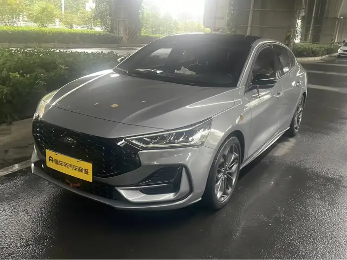 Ford Focus 2022 Model Sedan EcoBoost 180 Automatic ST Line