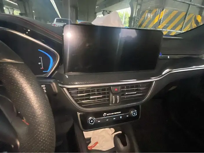Ford Focus 2022 Model Sedan EcoBoost 180 Automatic ST Line – фото 8