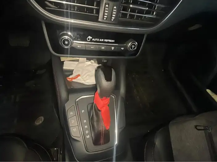 Ford Focus 2022 Model Sedan EcoBoost 180 Automatic ST Line – фото 9
