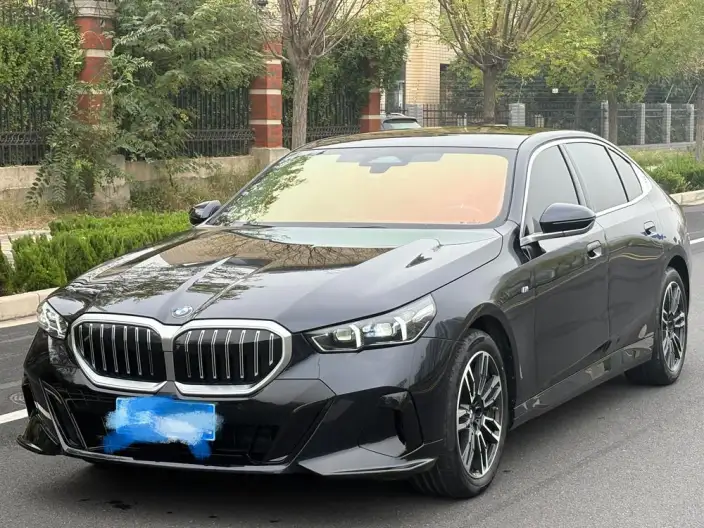 BMW 5 Series 2024 Model 525Li M Sports Set