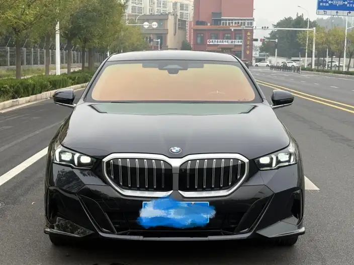 BMW 5 Series 2024 Model 525Li M Sports Set