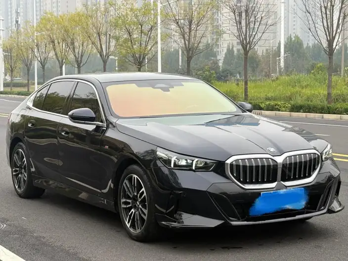 BMW 5 Series 2024 Model 525Li M Sports Set