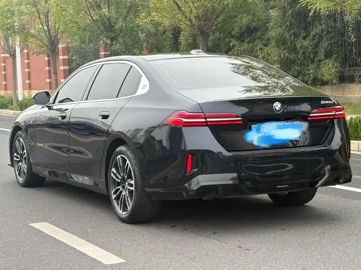 BMW 5 Series 2024 Model 525Li M Sports Set – фото 5
