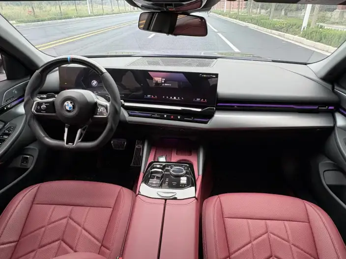 BMW 5 Series 2024 Model 525Li M Sports Set – фото 9